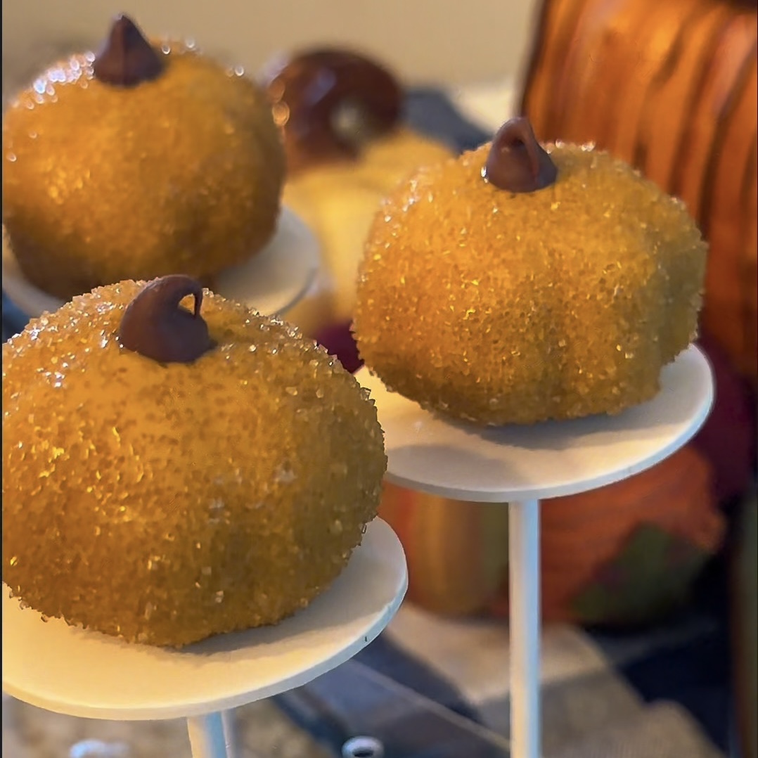 Photo of Red Velvet Cake Pop (Pumpkin Shaped) - View 1