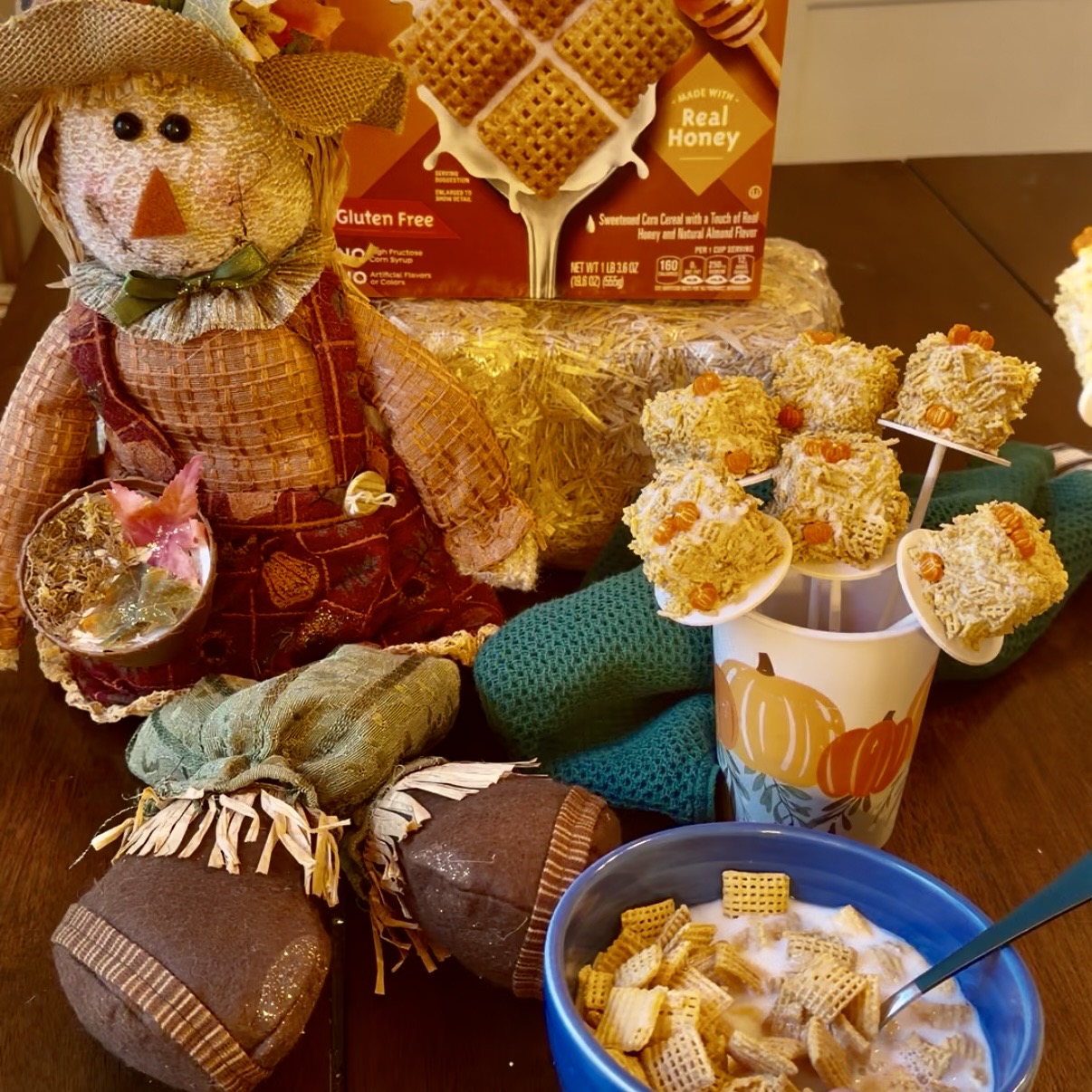 Photo of Vanilla Cake Pop (Haybale Shaped) - View 4